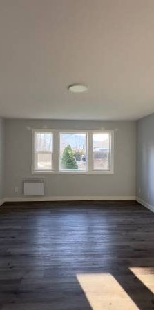 2 Bed 1 Bath Ground Floor Suite For Rent - Photo 1