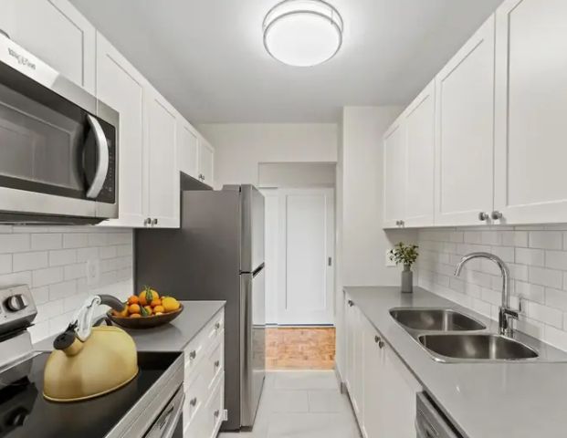 Eldorado | 494 Queenston Road, Hamilton - Photo 1