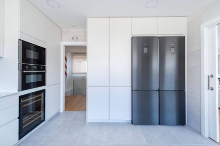 Luxury penthouse for rent in Madrid, Autonomous Region of Madrid - Photo 2