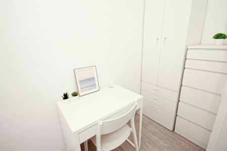 Gran Via de les Corts Catalanes, Barcelona, Catalonia 08013 - Photo 5