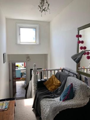 3 Bed Flat, Pember Road, NW10 - Photo 1