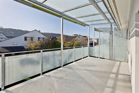 Top moderne Wohnung in ruhiger Lage mit grossem Balkon - Photo 2