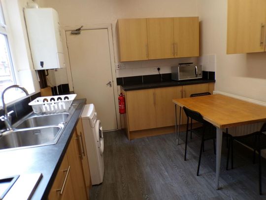 7 bedroom house to rent - Photo 1