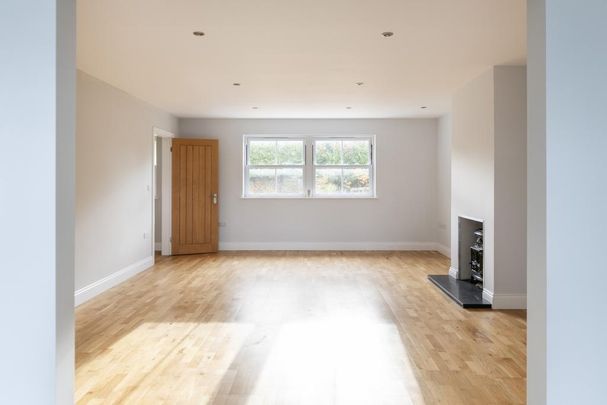 5 bedroom detached house to rent - Photo 1