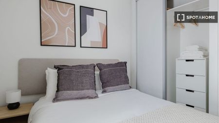 2 room luxury Flat for rent in Madrid, Spain - Photo 2