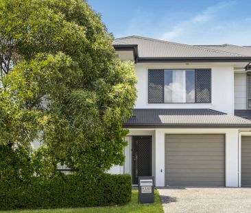 Modern living townhouse with close proximity to schools and public ... - Photo 2