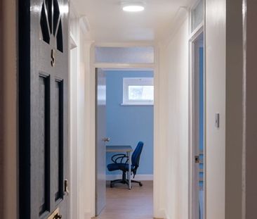 Room in a Shared Flat, Globe Road, E15 - Photo 4