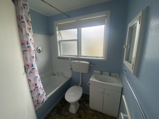 1-Bedroom Unit – Comfortable, Convenient & Low-Maintenance - Photo 1