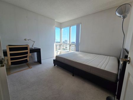 For Lease - 1 Lee Centre Drive Unit# 2206, Toronto, Ontario - Photo 2