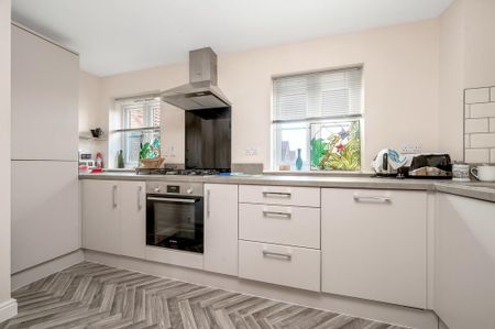 2 bedroom coach house to rent - Photo 4