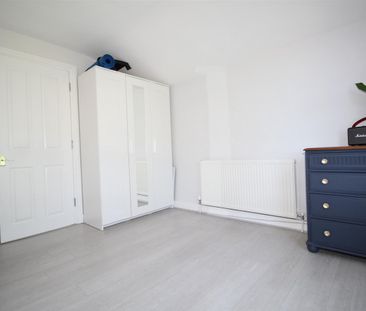 4 Bedroom House - Terraced To Let - Photo 1