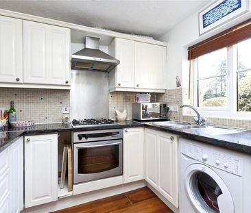 Wentworth Court, Waterside Close, Surbiton, Surrey, KT6 flat to rent - Photo 4