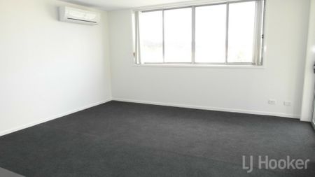 Modern 2 Bedroom Ensuite Apartment - Photo 4