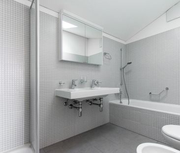 AMPIO DUPLEX DI 5.5 LOCALI CON VISTA PANORAMICA - Foto 6