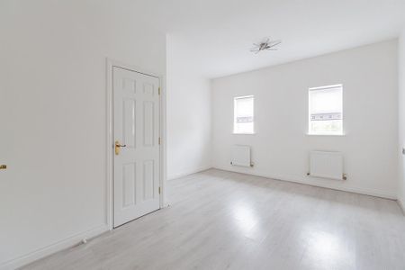 3 bedroom end of terrace house to rent - Photo 2