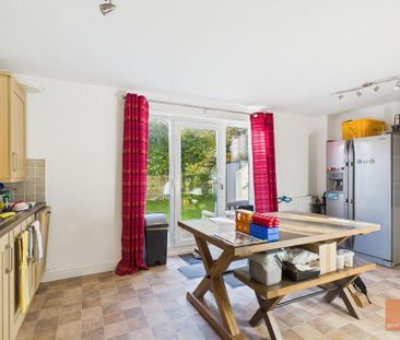 3 bedroom semi-detached house to rent - Photo 5