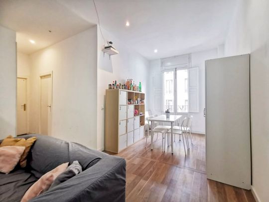 Bright room in Valencia Street - Photo 1