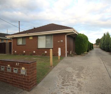 Two bedroom unit in prime location! - Photo 6