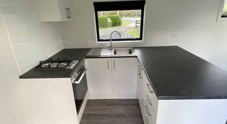 Modern One-Bedroom Retreat - Photo 2