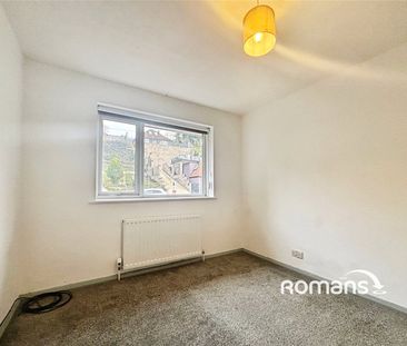 3 bedroom semi detached to rent - Photo 4