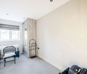 To Let 2 Bedroom Flat - Photo 4