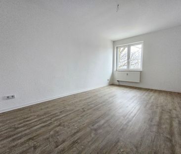 Sie suchen was neues? Dann sind Sie hier richtig, einmal komplett renoviert mit Einbauküche - Photo 1