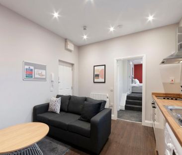 1 bedroom flat to rent - Photo 2