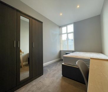 6 bedroom terraced house to rent - Photo 5