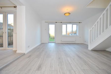 3 bedroom semi-detached house to rent - Photo 3