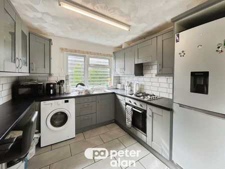 Manor Court, Church Village, PONTYPRIDD - Photo 5