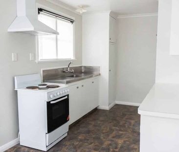 Hokowhitu rental - 3 bedrooms - Photo 2