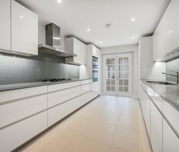 3 bedroom terraced house to rent - Photo 6