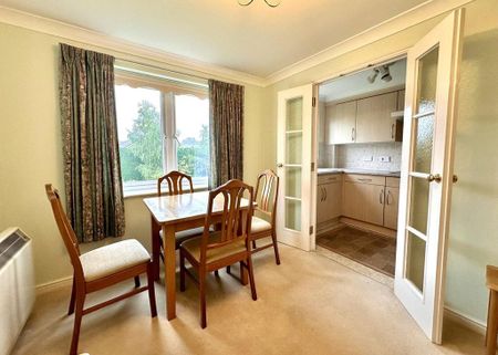 2 bedroom retirement property to rent - Photo 5