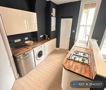 1 bedroom flat to rent - Photo 2