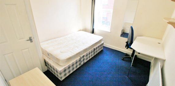 5 Bed Terraced House, Royal Park Terrace, LS6 - Photo 2