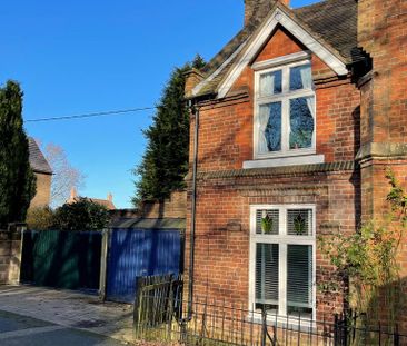 2 bedroom semi-detached house to rent - Photo 2