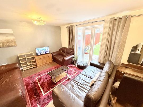 3 bedroom end of terrace house to rent - Photo 1