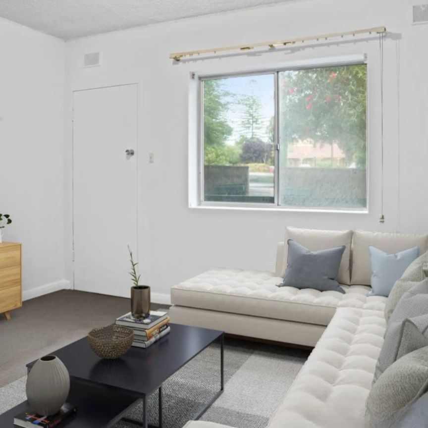 Convenient Apartment Living on Kensington Road - Photo 1