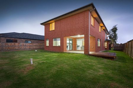 Ideal Family Lifestyle in a Premier Location - Photo 2