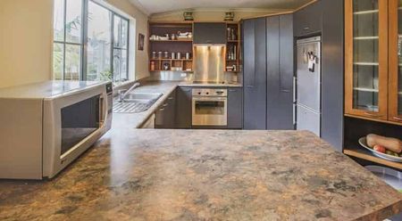 4 Bedrooms in Botany Downs - Photo 2