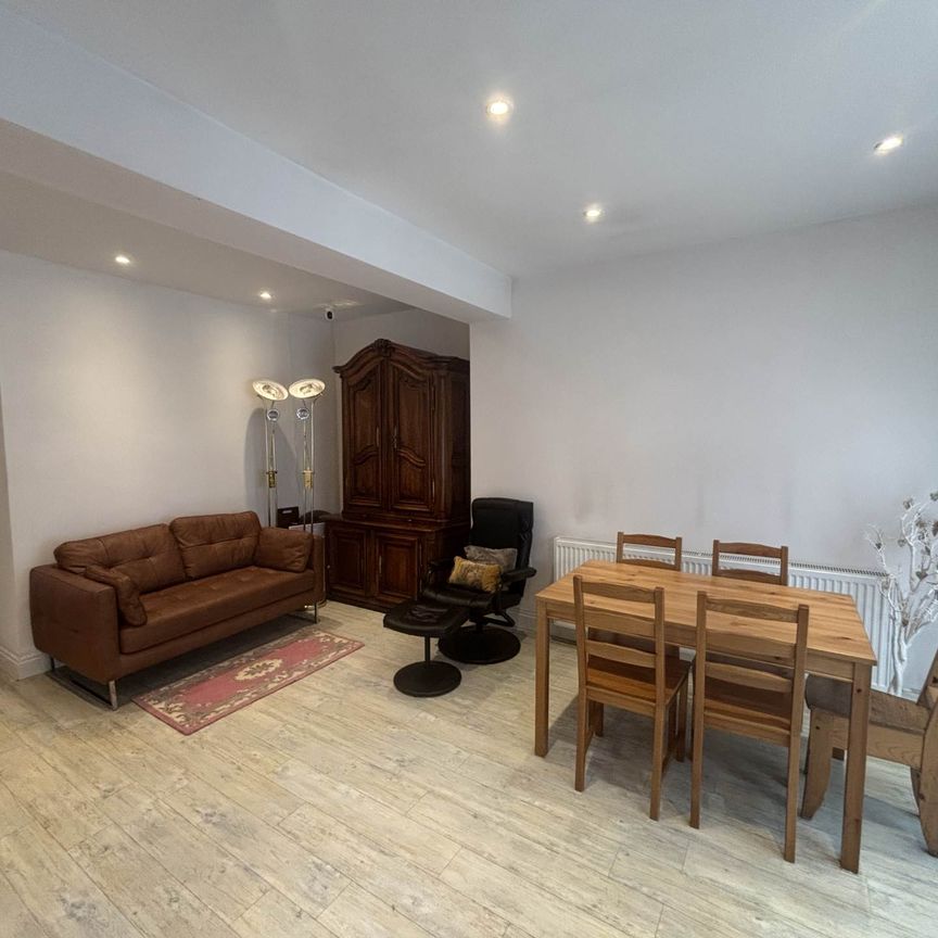Price £995 pcm - Available Now - Unfurnished - Photo 1