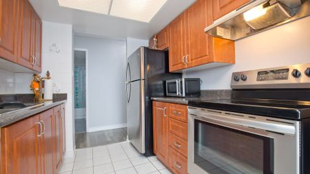 For Lease - 3 Rowntree Road Unit# 1805, Toronto, Ontario - Photo 2