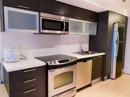 For Lease - 386 Yonge Street Unit# 1416, Toronto, Ontario - Photo 1