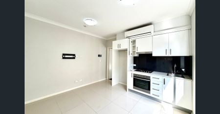 Modern 1-Bedroom Granny House in a Convenient Location - Photo 3