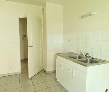 Location Appartement 3 pièces 62m² ST CYR SUR LOIRE 37540 - Photo 2