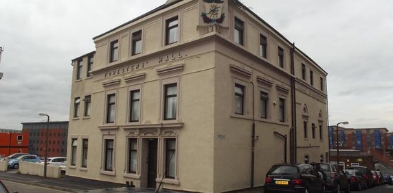 1 bedroom in a house share to rent - Photo 2