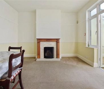 4 bedroom semi-detached house to rent - Photo 3