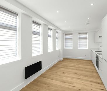 London Road, Sittingbourne, Kent, ME10 - Photo 5