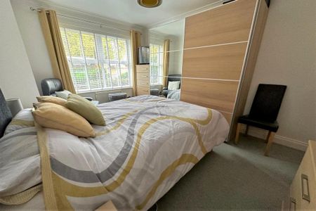 2 bedroom flat to rent - Photo 4