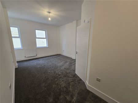 3 bedroom apartment to rent Archery Gardens, St. Leonards-on-Sea, East Sussex, TN38 - Photo 2